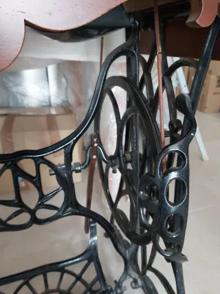 Máquina de coser antigua Naumann