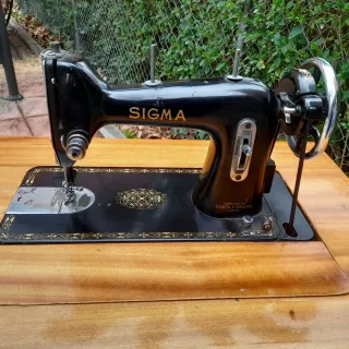 Máquina de coser antigua Sigma