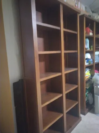 Estantería de madera marrón 2 unidades por 250€