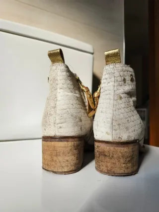 Botines Gioseppo Piel Blanco y Dorado