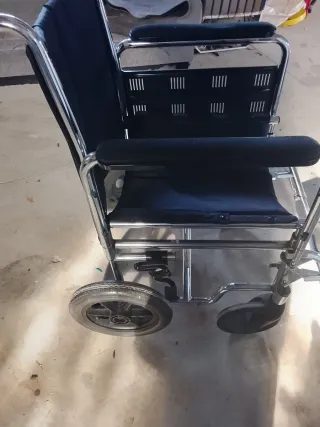 Silla de ruedas plegable