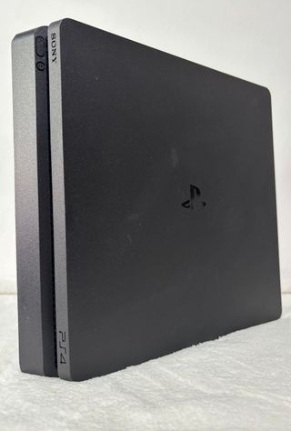PS4 Slim 1TB + Mando + Wolfenstein