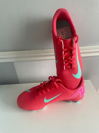 Zapatillas de fútbol Nike rosas y turquesa