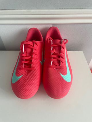 Zapatillas de fútbol Nike rosas y turquesa