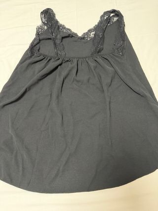 Top negro con encaje