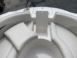 Embarcación Chaparral Sunesta 236