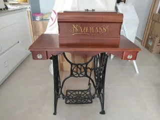 Máquina de coser antigua Naumann alemana 1868