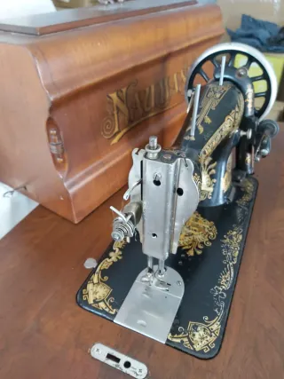 Máquina de coser antigua Naumann alemana 1868