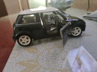 Mini Cooper Escala 1:18