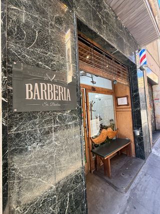 Barbería en traspaso – Gràcia, lista para entrar