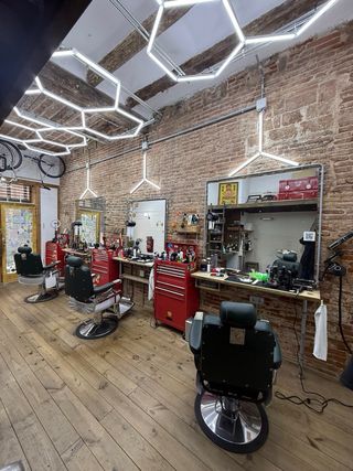 Barbería en traspaso – Gràcia, lista para entrar