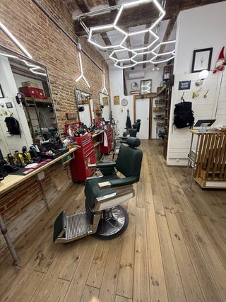 Barbería en traspaso – Gràcia, lista para entrar