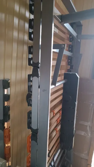 Cama articulada metálica y de madera