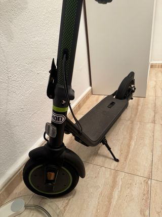 Patinete Eléctrico Cecotec casi nuevo