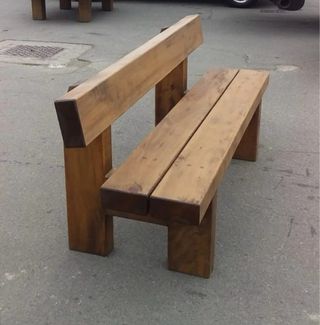 Mesa artesanal de madera
