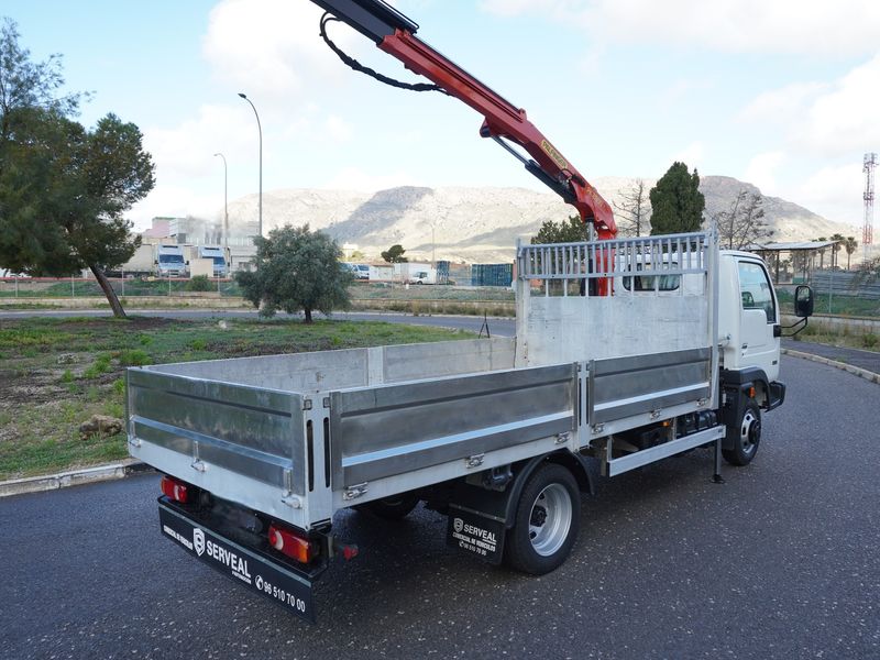 NISSAN CABSTAR GRÚA PALFINGER - foto 1