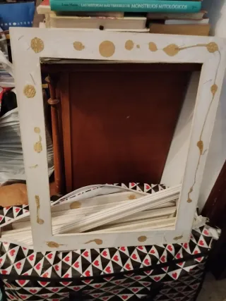 Marco de fotos blanco de madera