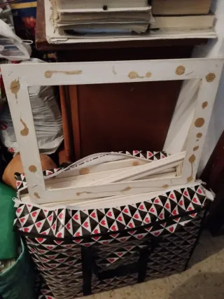 Marco de fotos blanco de madera