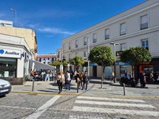 Local comercial en alquiler en Centro - Doña Mercedes en Dos Hermanas