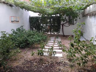 Casa adosada en venta en Valdepeñas