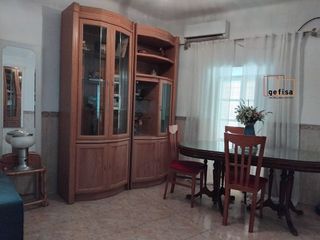 Casa adosada en venta en Valdepeñas