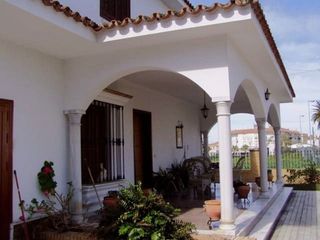 Chalet en venta en Bonanza-Avda de Huelva-Bº Andalucia en Sanlúcar de Barrameda