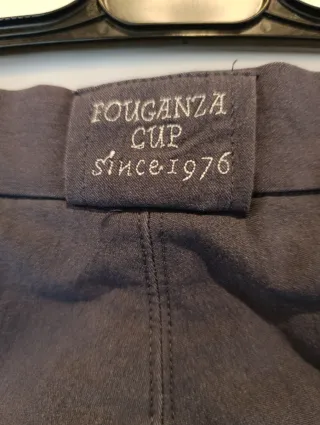 Tres pantalones de montar