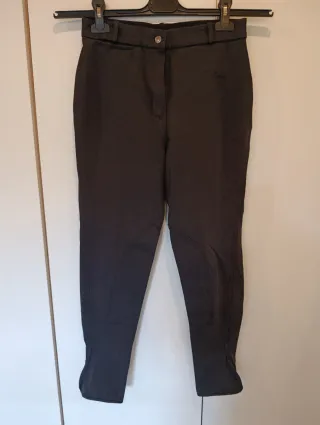 Tres pantalones de montar