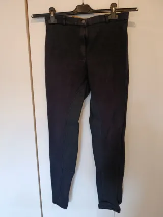 Tres pantalones de montar