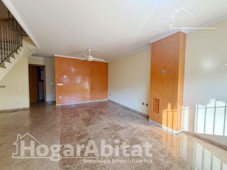 Casa adosada en venta en Nuevo Centro en Sagunto