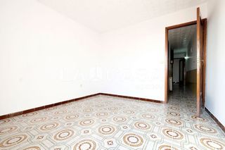 Piso en venta en La Prosperitat en Barcelona