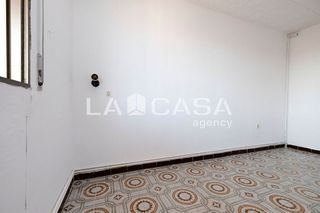 Piso en venta en La Prosperitat en Barcelona