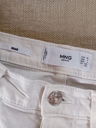 Pantalón vaquero blanco Mango Talla 38