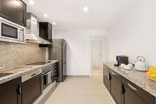 Piso en venta en Puerto Banús en Marbella