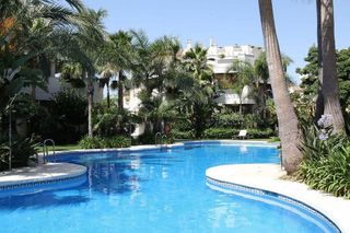 Piso en venta en Puerto Banús en Marbella