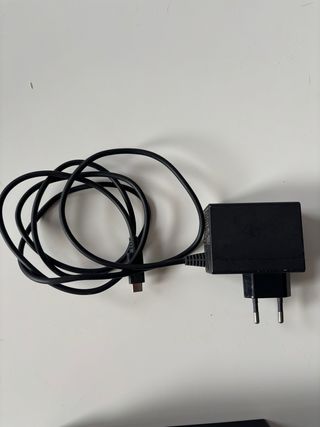 Nintendo Switch + Custodia Animal Crossing