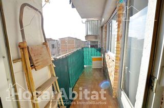 Piso en venta en Colonia Requena en Alicante
