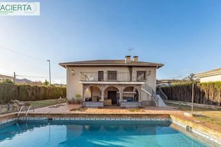 Chalet en venta en Gójar