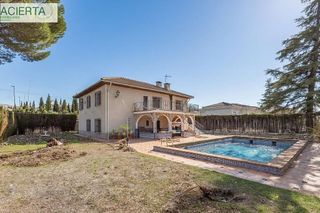 Chalet en venta en Gójar