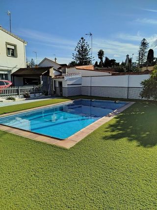 Chalet en venta en La Granja-La Colina-Los Pastores en Algeciras