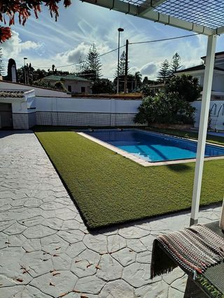 Chalet en venta en La Granja-La Colina-Los Pastores en Algeciras