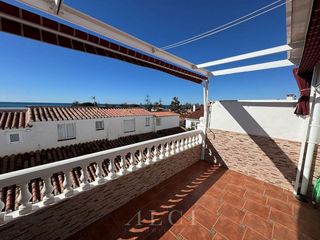 Casa adosada en venta en Centro Internacional en Torrox