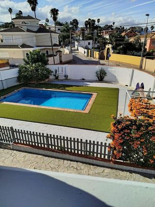 Chalet en venta en La Granja-La Colina-Los Pastores en Algeciras
