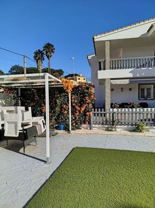 Chalet en venta en La Granja-La Colina-Los Pastores en Algeciras