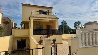 Chalet en venta en Urbanizaciones en Guardamar del Segura