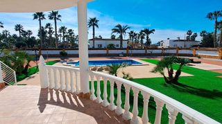 Chalet en venta en Catral