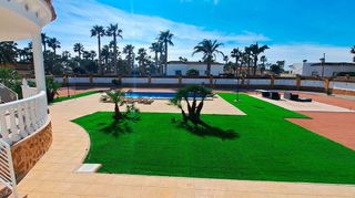 Chalet en venta en Catral