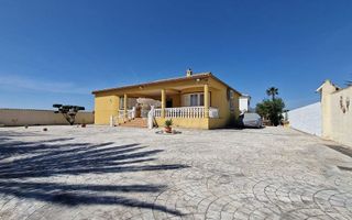 Chalet en venta en Catral