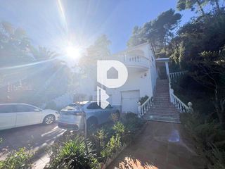 Chalet en venta en Torrelles de Llobregat