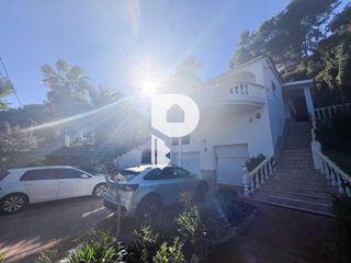 Chalet en venta en Torrelles de Llobregat